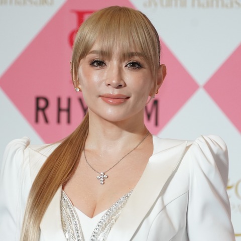 浜崎あゆみ、涙ながらに語る「大事な物を置いて現実から逃げていた」 画像