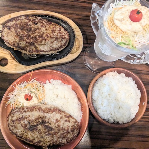 【実食】400gハンバーグに600gの大盛りライスも!びっくりドンキーの巨大「ガリバーメニュー」 画像