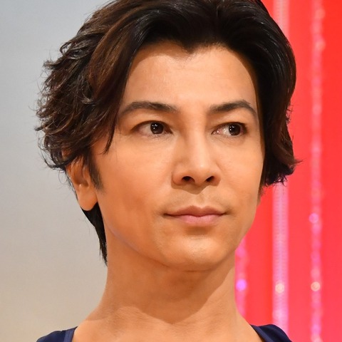武田真治、夫婦のスキンシップは「組体操」!? 画像