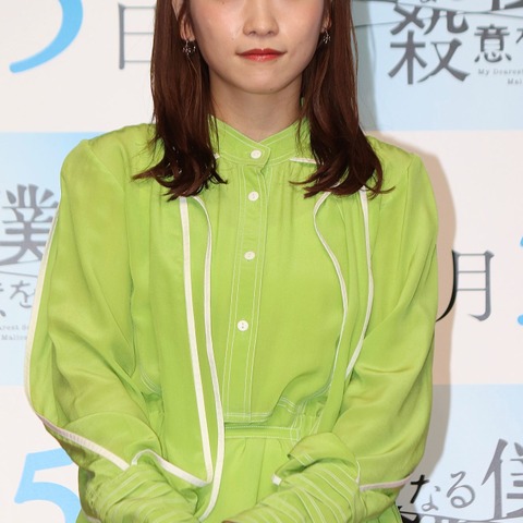 川栄李奈、小手伸也のナゾ行動に困惑 自分の腕毛をプレゼント!? 画像
