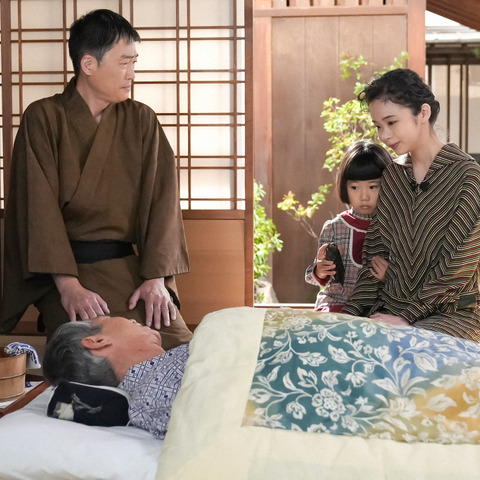 アメリカから帰国したスズ子に、梅吉「危篤」の知らせが…明日の『ブギウギ』第108話 画像