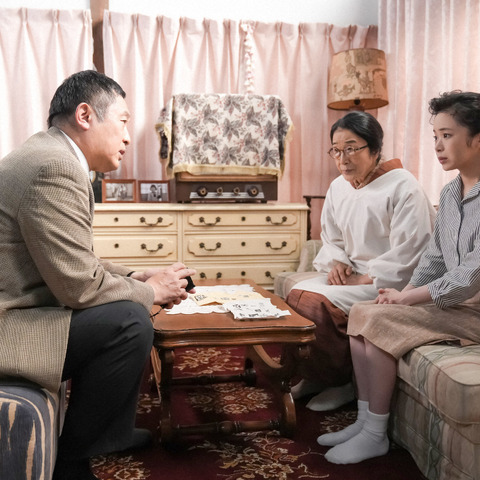 スズ子の家に刑事・高橋(内藤剛志)がやって来る!明日の『ブギウギ』第114話 画像