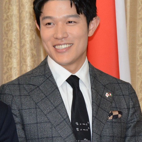 鈴木亮平、意外な趣味明かす　裁縫している！？ 画像