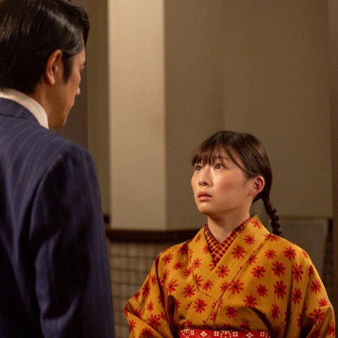 寅子、大学の講義を立ち聞きし思わず反応!教授と運命を変える出会い!?『虎に翼』第2話 画像