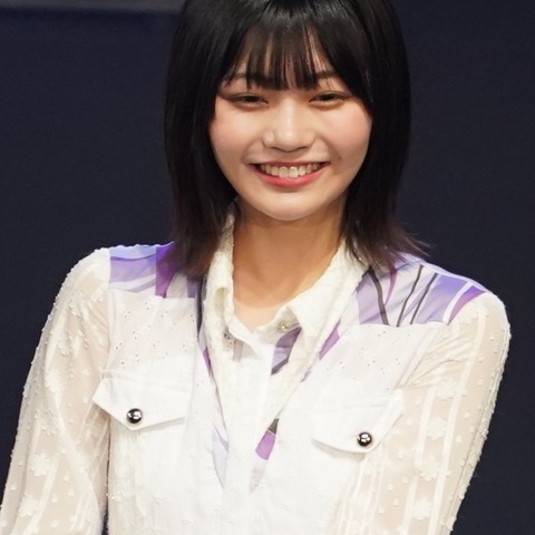 乃木坂46・中西アルノ、映画のカチンコを買って神棚に飾る!? 画像