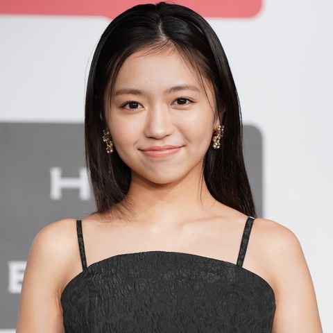 大原優乃、カレンダーでもランジェリーに挑戦「私の“グラビア愛”を受け取って」 画像