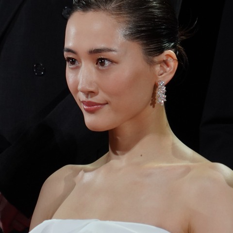 綾瀬はるか、8歳年上の長谷川博己は“お友達”!「ぴろき」とあだ名で呼び捨て 画像