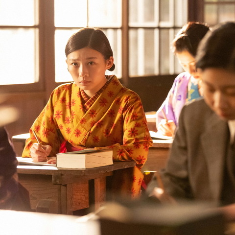 寅子、“男装の麗人”山田よねと急接近!?『虎に翼』第7話 画像