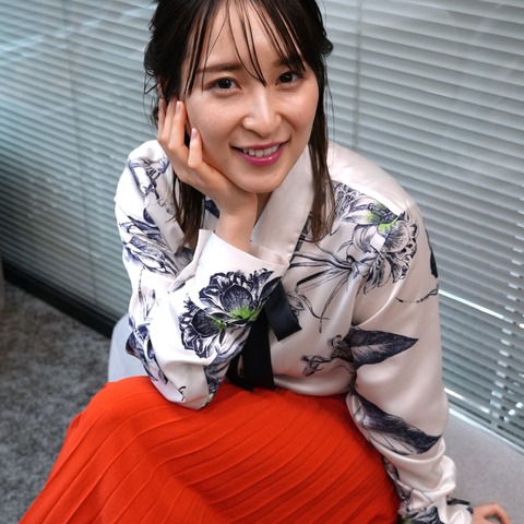 【インタビュー】中﨑絵梨奈、トップレスに初挑戦した映画『卍 リバース』は「きれいに撮っていただけて嬉しい」 画像