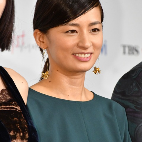 尾野真千子、現在は沖縄在住　向井理の話をするため上京！？ 画像