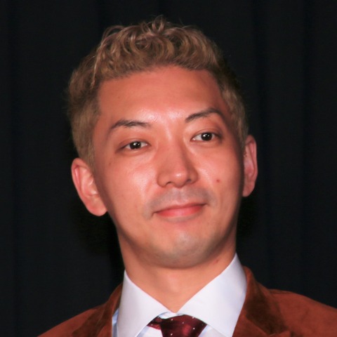 ニューヨーク嶋佐、貴島明日香のグラビア撮りでカメラ愛に目覚め! 画像