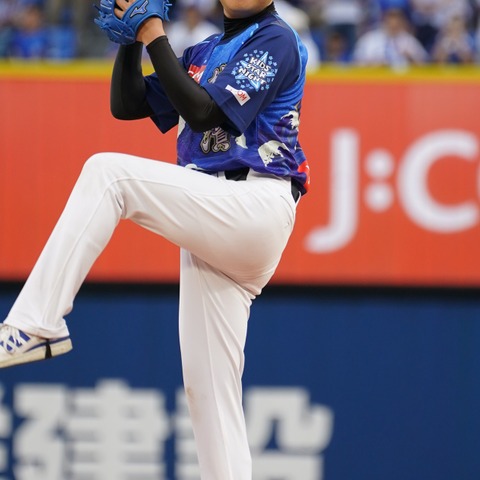 みやぞんがリーゼントで始球式、三浦監督にあいさつし「リーゼントの絆」の深さ実感 画像