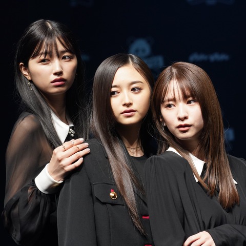 乃木坂46五百城・井上・菅原がブラックドレスで登場…6期生加入を前に「いい先輩になれたら」 画像
