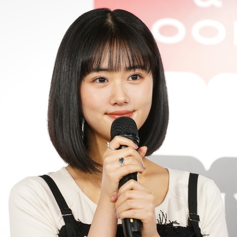 ブレイク中の原菜乃華が初カレンダー!「自分で衣装やシチュエーションなどを考えて…」 画像
