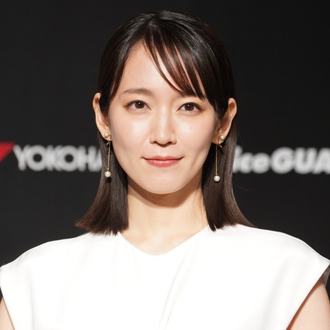 吉岡里帆が純白ドレスで登場、『007』のカーチェイスシーンへの憧れを明かす「いつか自分も」 画像