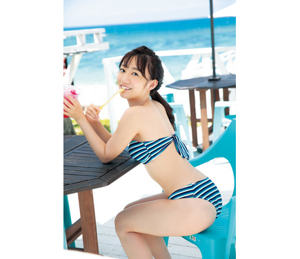 関根優那、『ヤングチャンピオン』で念願のグラビア初表紙に！ 1枚目の