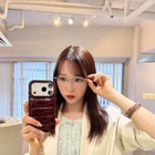 AKB48・小栗有以、レアなメガネ姿にファン「オシャレで上品」「似合いすぎ」 画像