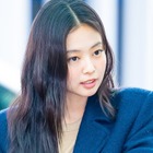 一糸まとわぬアヴァンギャルドな姿も…BLACKPINKジェニーとCHANELの縁、雑誌カバーに登場 画像
