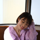 人気キャスター・中川絵美里がカメラマンに！鷲見玲奈の素顔を収めたデジタル写真集発売 画像
