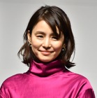 石田ゆり子、愛犬・雪の死を報告「うつくしい夕暮れの時間に旅立っていきました」 画像
