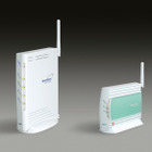 NEC、1台でネットワーク家電製品を4台まで接続可能な無線LAN子機を発売 画像