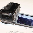 【CES 2011】3Dテレビ普及の起爆剤？…各社3Dカメラを出展 画像