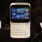 【MWC 2011（Vol.42）：動画】動画でチェックする「HTC ChaCha」「HTC Salsa」……“Facebookボタン”搭載のスマホ 画像