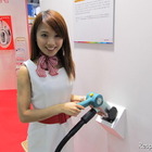 【スマートグリッド展 2011】軽さ・使いやすさを向上した次世代EV用充電コネクタ…矢崎総業 画像