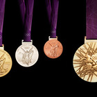 英国アーティストのデザインによるロンドン五輪のメダルが公開 画像