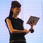 【CEATEC 2011（Vol.14）:動画】東芝、薄型・軽量のAndroidタブレット「REGZA Tablet」をデモ 画像