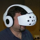 【CES 2012】ヘッドトラッキング対応！　ハンドジェスチャーも認識するヘッドマウントディスプレイ 画像