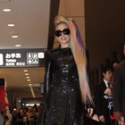 レディー・ガガ来日、今回は“レインボーヘアー”で魅せた！  画像