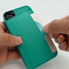 iPhone 4S・4の裏側を財布のように使用できるカードホルダー付きケース 画像