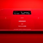 スマホとパソコンで測定データを管理できる体重体組成計……約4秒のすばやい計測 画像