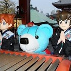 「イナズマ」「ダンボール」の巨大羽子板登場　浅草寺に天馬とバンが参拝 画像