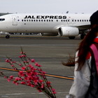 接客・整備・操縦すべて女性スタッフで……JAL「ひなまつりフライト」 画像