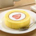 【トレンド】毎月22日は特別な日　プレミアムロールケーキにいちごを乗せる 画像
