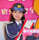 桜田ひよりの警官姿……脳内の衝動を抑えられるか?! 画像