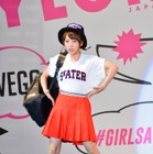 高橋みなみ、初ランウェイで“コマネチ”&“履いてますよ”披露 画像