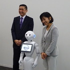 日産自動車、国内販売店に人型ロボット「Pepper」導入 画像