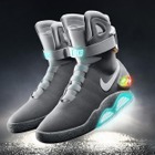 自動紐締めスニーカー「Nike Mag」がついに登場！……あの映画で描かれた“未来”が実現 画像