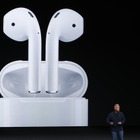 Appleから新発売のイヤホン「AirPods」はシンプルで魔法のようなワイヤレス 画像