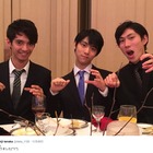 羽生結弦＆田中刑事＆日野龍樹、「PPAP」ポーズの3ショット！ 画像