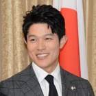 鈴木亮平、自身の恋愛感語るも「変態」と言われる 画像