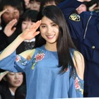 土屋太鳳、JK制服にポリスハットを被ったショットを公開 画像