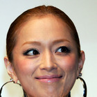 浜崎あゆみ、ショーパン美脚ショットでファン魅了「超セクシーです」 画像