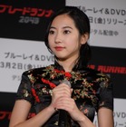 武田玲奈、ミニ丈チャイナドレスでスレンダーボディを披露 画像