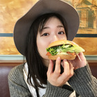 ヘルシーファット？フレッシュネスバーガー「サーモンアボカドサンド」を食べてみた 画像