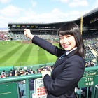 玉田志織、制服姿で甲子園のセンバツ開幕式に参加 画像