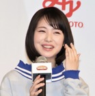 浜辺美波の三つ編み姿にかわいいの声多数！ 画像